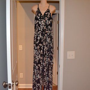 Kaileigh Floral Jumpsuit size Large